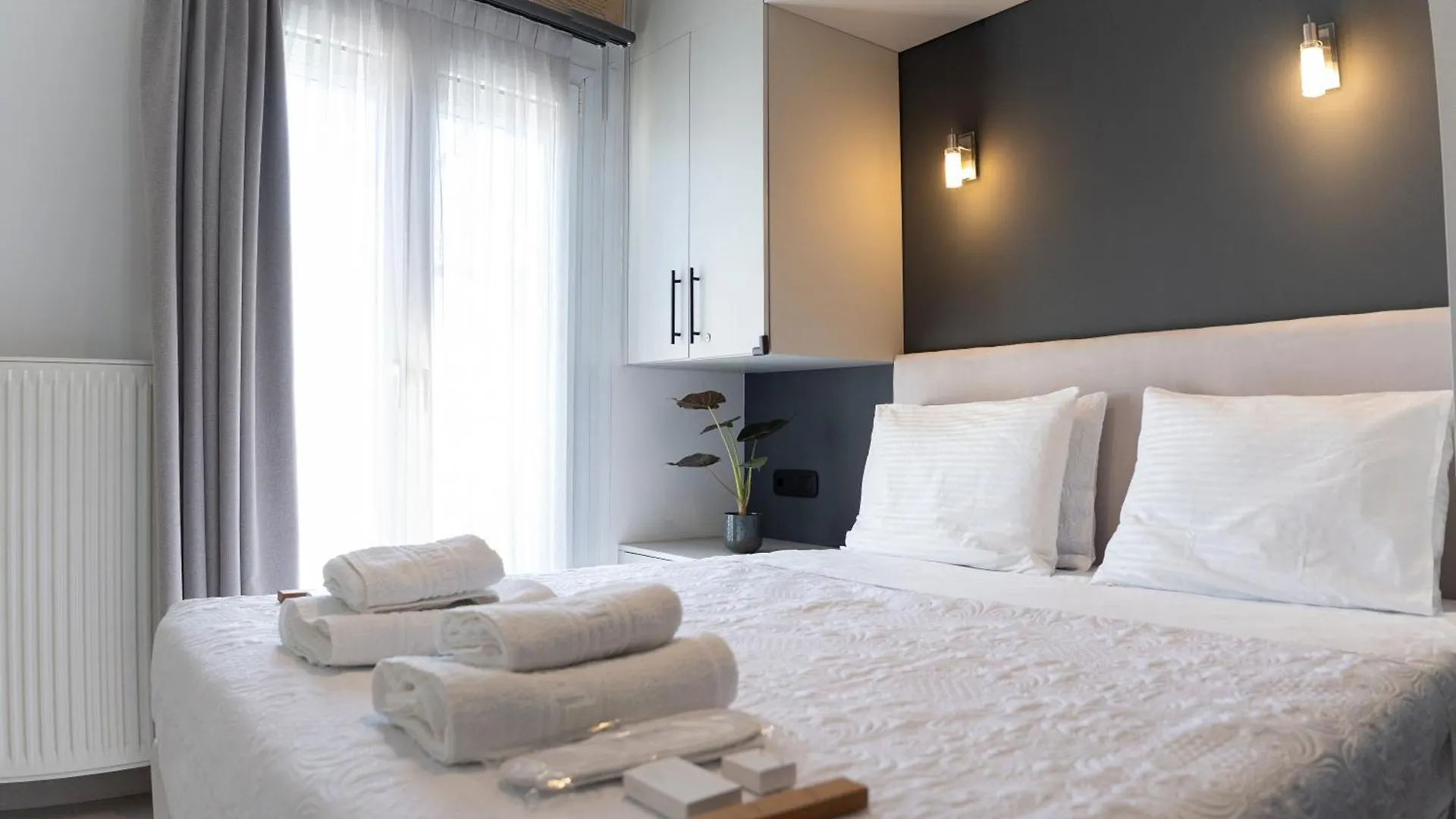 Elegant, Modern & Spacious Apartment In Thessaloniki With Balcony 希腊