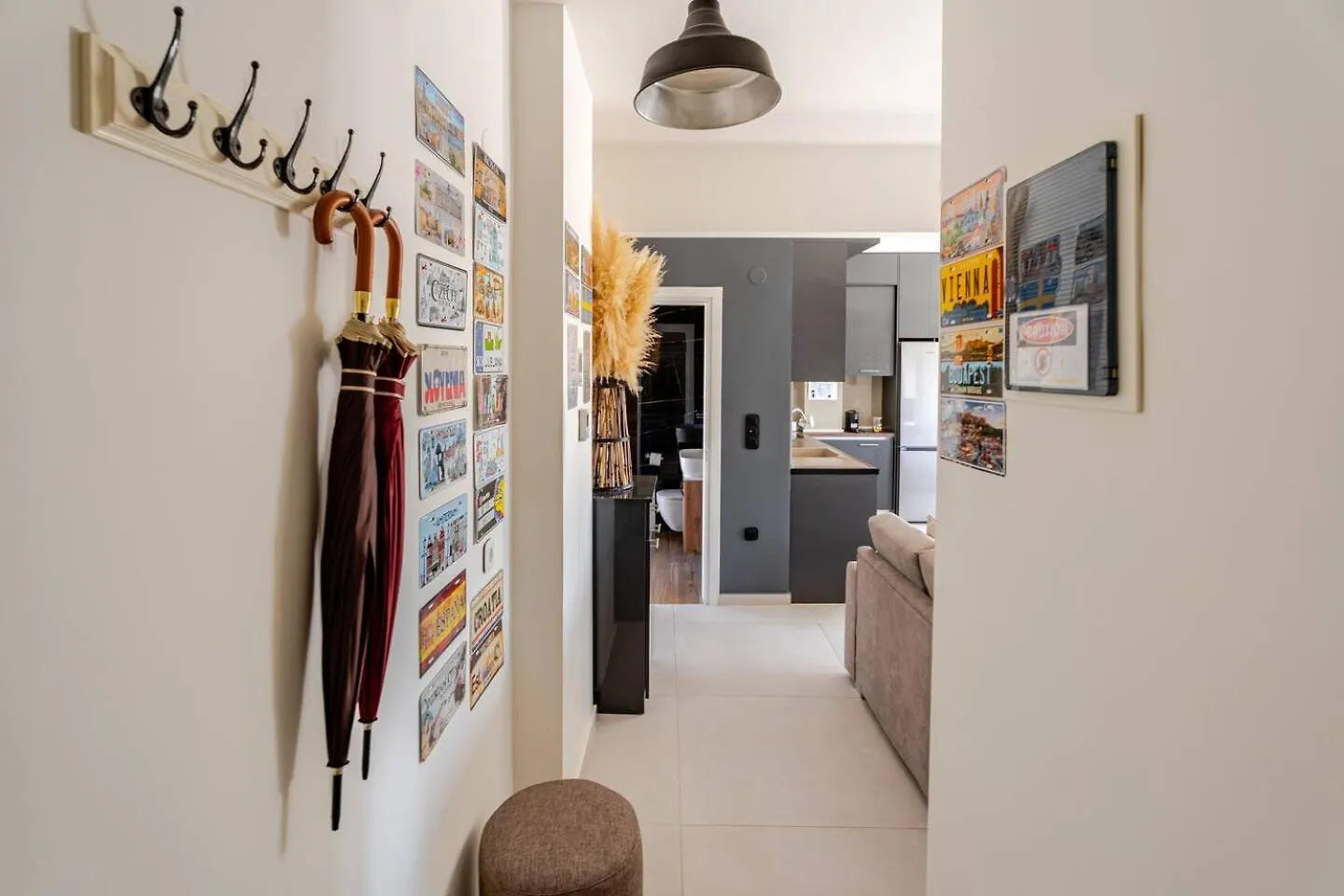 Elegant, Modern & Spacious Apartment In Thessaloniki With Balcony