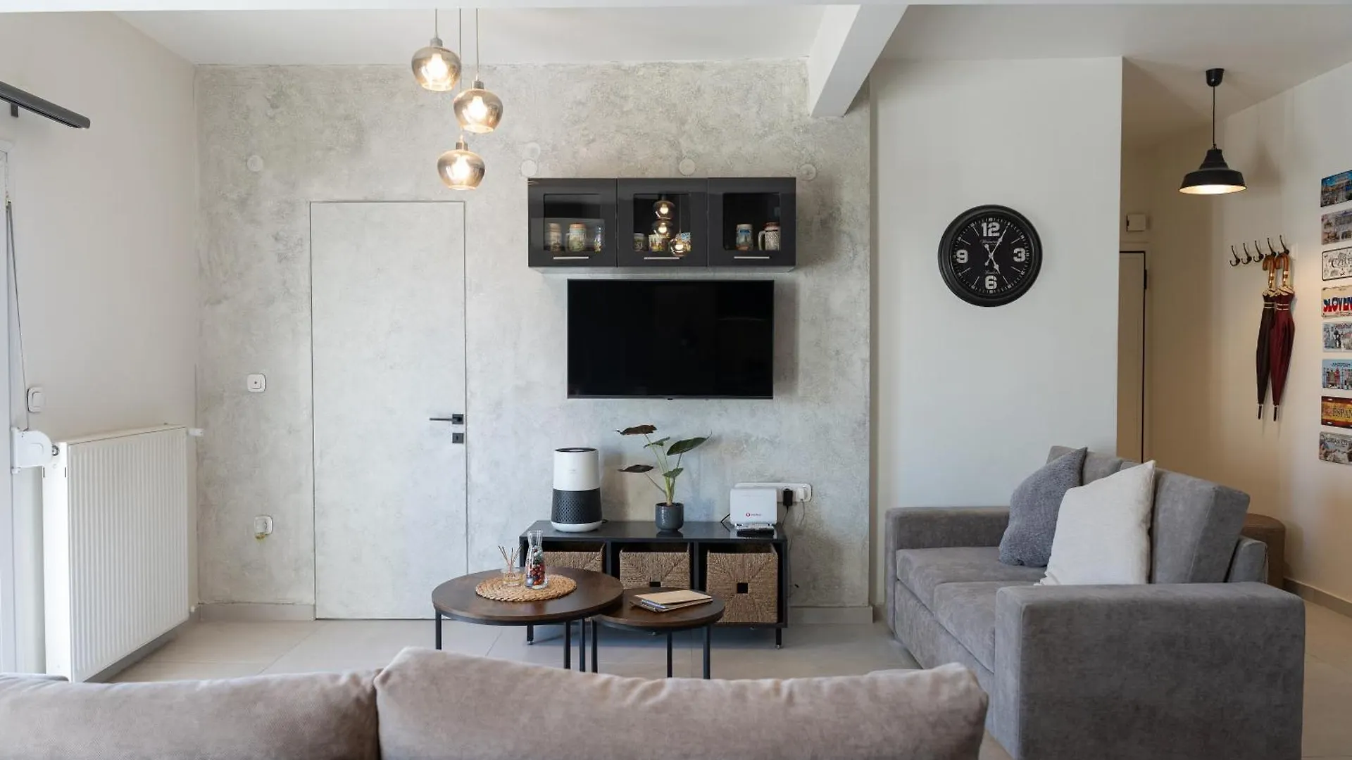 Elegant, Modern & Spacious Apartment In Thessaloniki With Balcony Grecja